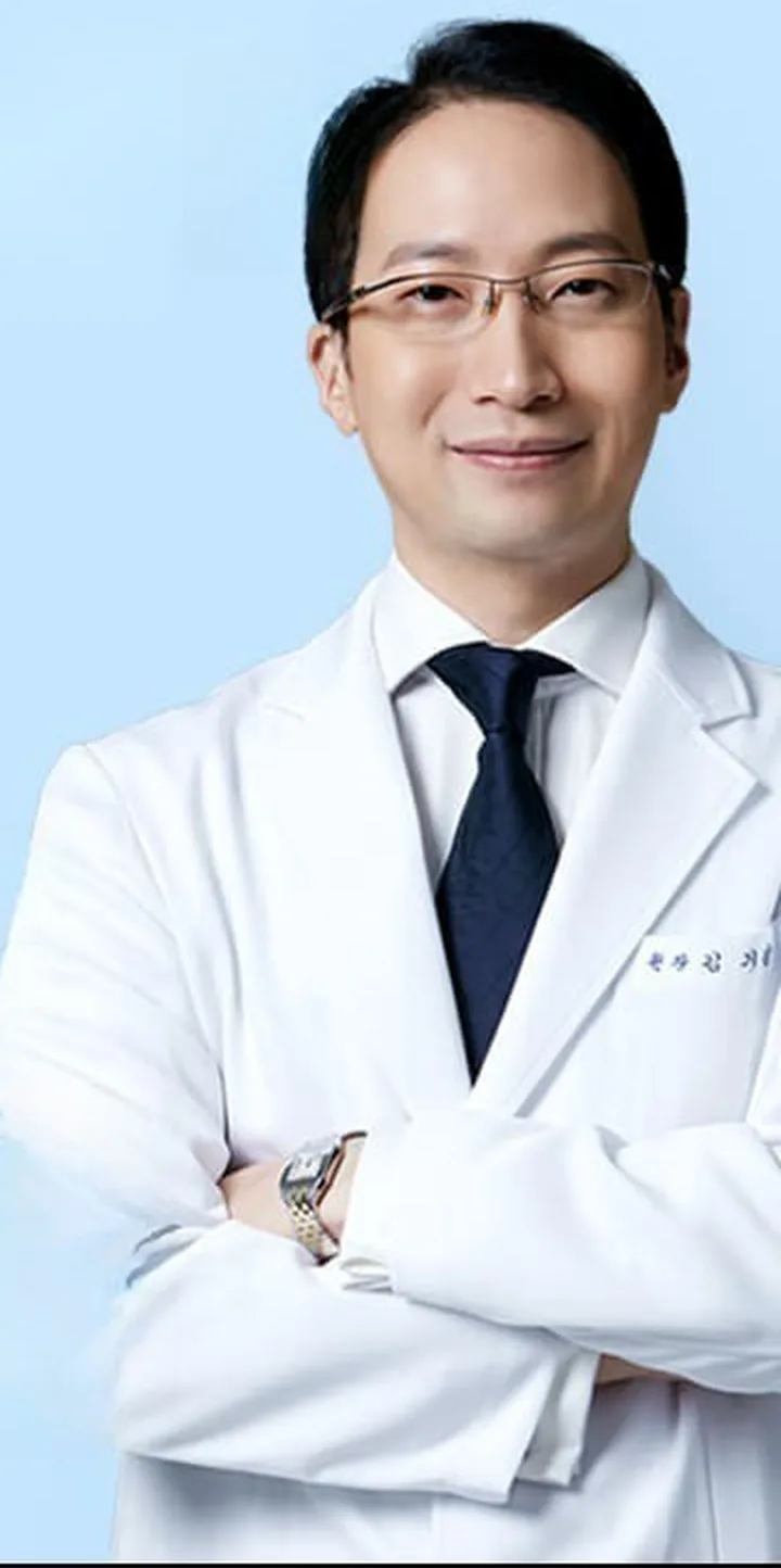 Direktur Utama dr. Kim Ki-gap dari Klinik Bedah Plastik U&U